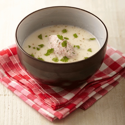 Aspergesoep met mousse van Breydelham en kervel